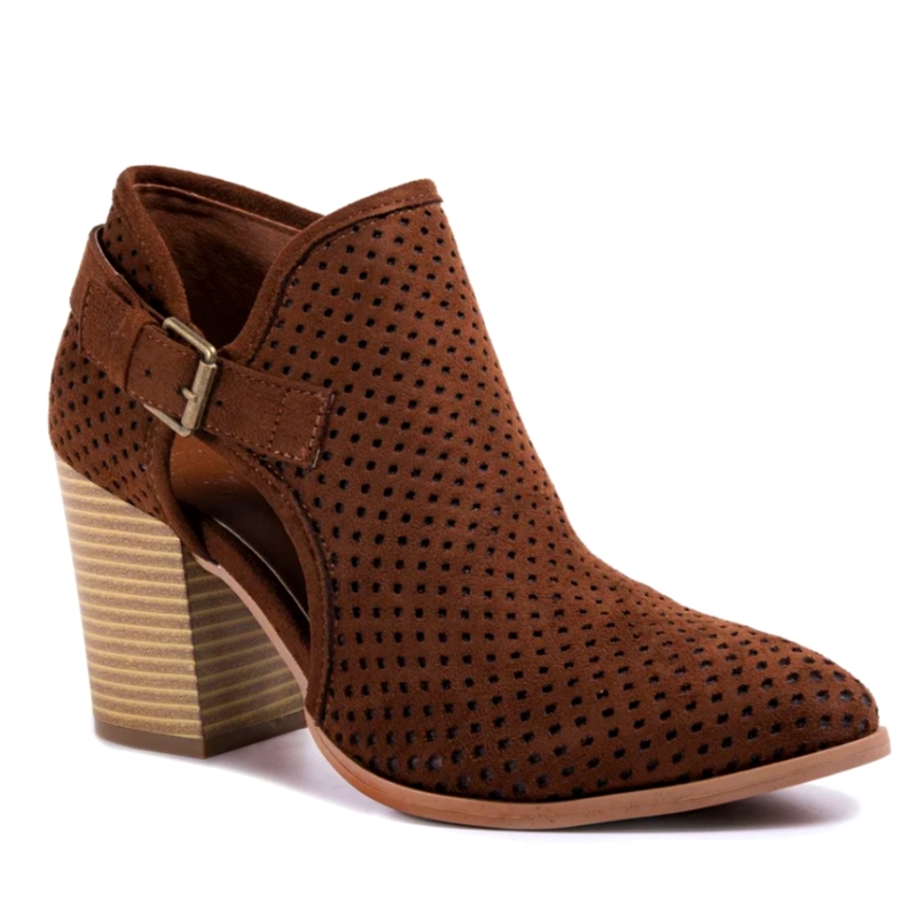 NWOT Amanda Blu Brown Perforated Boot(no box)